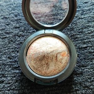 MAC Cosmetics Mineralize Eyeshadow: Family Silver